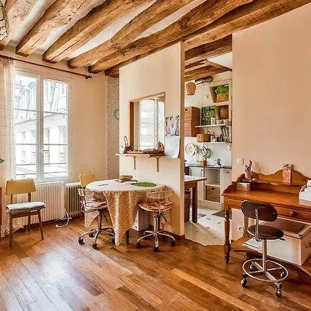 Large Well Located In The 3rd District * Paris
