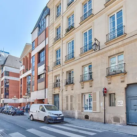 Apartment Large Well Located In The 3rd District Paris